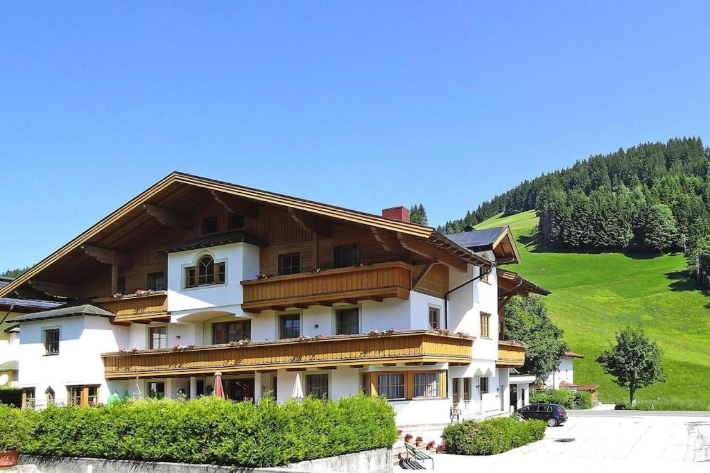 Apartment In Filzmoos With A Balcony Exterior foto